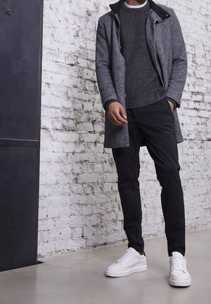 Abrigo clásico - mottled dark grey