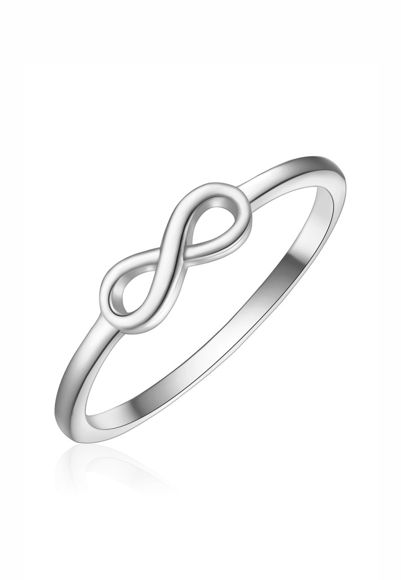 Anello in argento con una fascia liscia che presenta un design a simbolo dell'infinito al centro; finitura lucida senza ulteriori accenti o motivi.