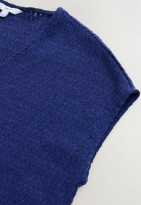 REGULAR FIT SHORT SLEEVE V-NECK  - T-shirt print - blue