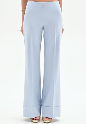 PALAZZO CHIARO CON RISVOLTO - Pantaloni - blue sky