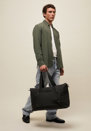 MISAKO ICARO - Borsa da viaggio - black