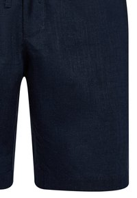 Marineblaues Leinen-Shorts mit strukturiertem Finish, flachem Bund, Seitenpunkten und geradem Schnitt.