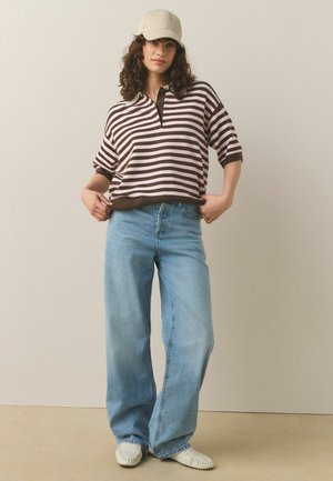 Next, TALL FIT - SUPERSOFT SHORT SLEEVE KNITTED POLO TOP - Polo shirt - chocolate brown pink stripe