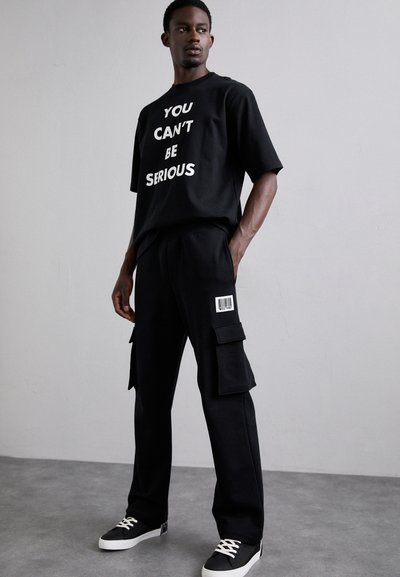 MOSCHINO PANTALONE - Pantalon cargo - nero