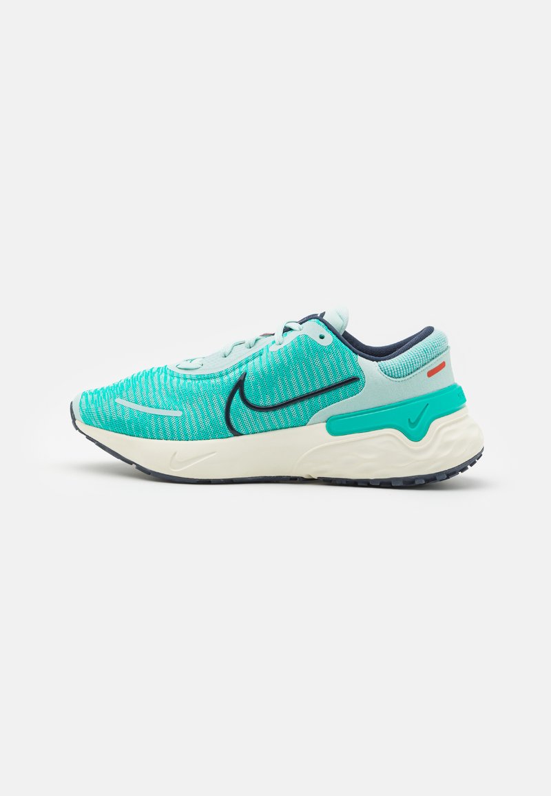 Nike Performance RENEW RUN 4 Neutral running shoes jade ice