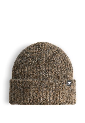 Cappello a maglia marrone e nero con risvolto arrotolato e piccola etichetta nera sul lato con lettere bianche stilizzate.