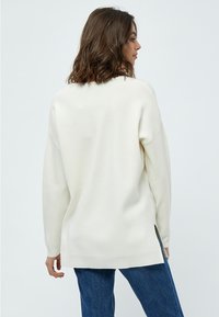 PEPPERCORN PCROSALIA - Pulover - cloud dancer