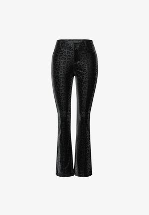 Pantaloni neri a palazzo con una finitura lucida e un sottile motivo leopardato, tasche laterali e vita a media altezza.