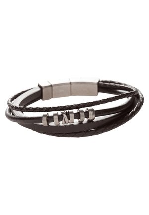 Schwarzes mehrlagiges Lederarmband mit silbernen Metallperlen und magnetischem Verschluss, gestaltet für einen lässigen oder modernen Look.