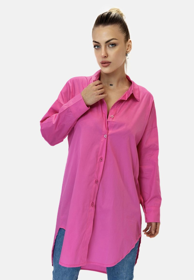 Langärmliges, kragenloses Hemd aus leuchtend pinkem Stoff mit Knöpfen auf der Vorderseite, einem lässigen Schnitt und leicht gebogenem Saum für zusätzlichen Stil.