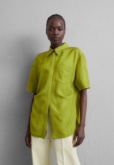 Victoria Beckham FITTED SHORT SLEEVE - Πουκαμίσα με κουμπιά - parrot green