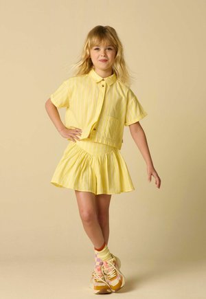 Sissy-Boy, SISSY-BOY GESTREIFTE BLUSE IN CROPPED-OPTIK - GELB - Hemdbluse - gelb