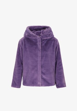 Lilla hættetrøje lavet af blødt stof. Har en frontlukning og en blød tekstur med lange ærmer og en afslappet pasform.