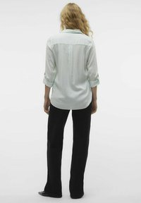 Vero Moda VMBUMPY L/S NEW NOOS - Button-down blouse - silt green