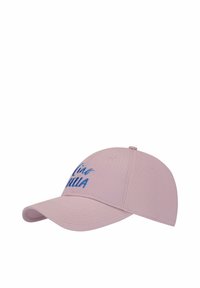 Roze katoenen pet met geborduurde tekst "Ciao Bella" in het blauw, gestructureerde kroon, gebogen klep en ventilatiegaten aan de zijkanten.