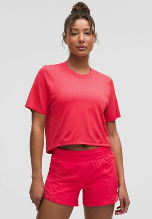 lululemon Swiftly High-Low Cropped Short Sleeve - Sportovní tričko - red glow red glow