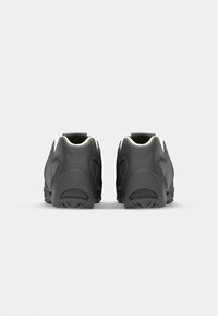 adidas Originals ADIRACER UNISEX - Baskets basses - core black/cream white