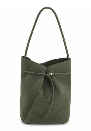 Dunkelgrüne Wildleder-Bucket-Bag mit geflochtenem Kordelzug und passendem geflochtenem Schulterriemen, vor weißem Hintergrund dargestellt.