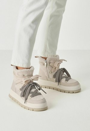 Tamaris, STIEFELETTE - Botas para la nieve - ivory