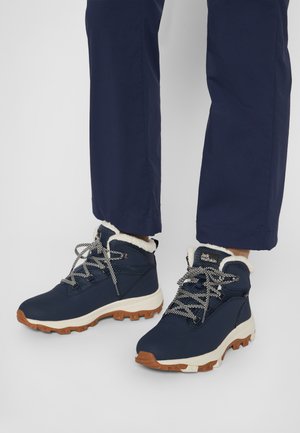 Jack Wolfskin EVERQUEST  - Winter boots - dark blue/off-white