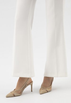 Wojas, CZÓŁENKA DAMSKIE - Klassieke pumps - beige