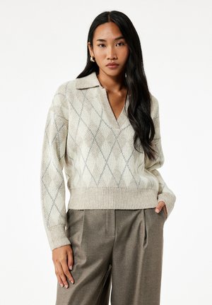 - Sweter