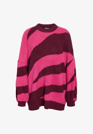 Overdimensioneret strikket sweater med rund halsudskæring. Har dristige, bølgede striber i pink og burgunder. Blød tekstur med ribbede manchetter og kant.