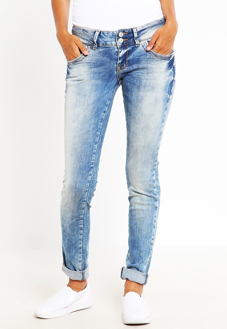 Ljust blå denim skinny jeans med en blekt tvätt, med fem fickor, knappgylf och uppvikt nederdel. Mjuk textur.