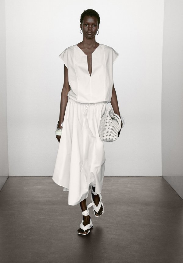 WITH ELASTICATED DETAIL - Blouse3