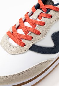 Woden Tenisky - white