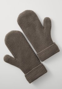 Mitaine en tricot côtelé marron avec un poignet épais. Texture douce, pourtoundes arrondies et un design chaud adapté aux temps froids.