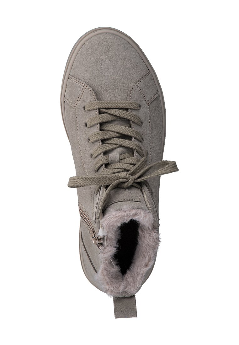 Beige High-Top-Sneaker aus Wildleder mit Schnürung auf der Vorderseite, seitlichem Reißverschluss und weichem Pelzfutter um den Knöchel für zusätzliche Wärme.