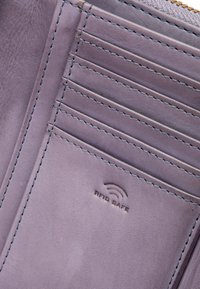 MAITRE STEINBACH DAGRETE  - Portafoglio - lavender