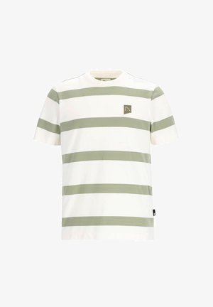 Valkoinen lyhythihainen T-paita, jossa on oliivinvihreitä vaakasuoria raitoja. Rinnassa pieni logopatch. Puuvillamateriaalia, pyöreäkauluksinen muotoilu.