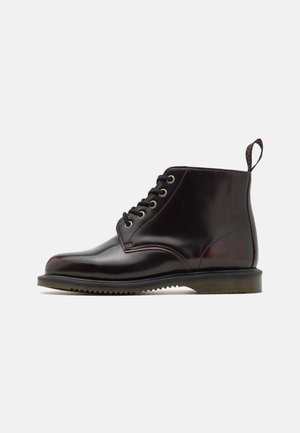 Dr. Martens, Boots à talons - dark red