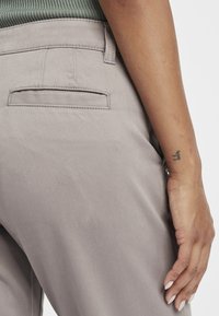 Oxmo OXDONETA - Chino hlače - mid grey