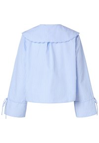 Γαλάζια ριγέ μπλούζα με λαιμόκοψη σε σχήμα κόρας, φαρδιά μανίκια και ρυθμιζόμενους καρπούς με κορδόνια για εφαρμοστή εμφάνιση.