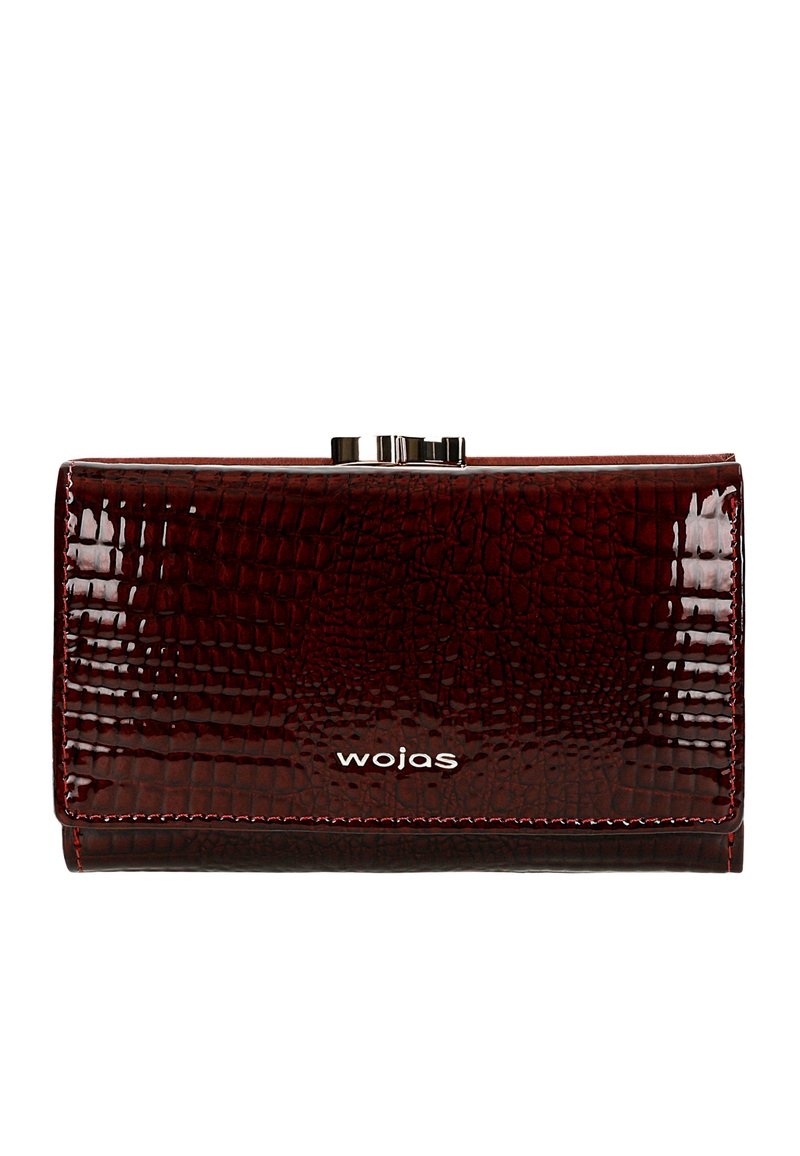 Dieprode croc-embossed portemonnee met glanzende afwerking, zilveren hardware sluiting en contrasterende stiksels. Kenmerkt de merknaam "wojas" aan de voorkant.