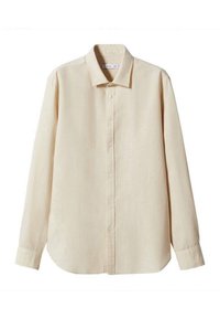 Camisa de manga larga beige claro hecha de una tela texturizada, con un collar puntiagudo, frente de botones completo y dobladillo redondeado en la parte inferior.