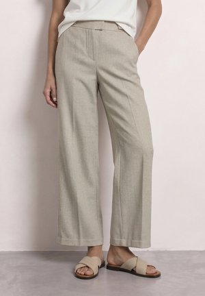 Street One, HIGH WAIST STRAIGHT LEG HOSE IM CASUAL FIT - Pantalon classique - dark creamed sand