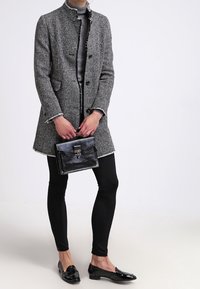 Sisley Halflange jas - black