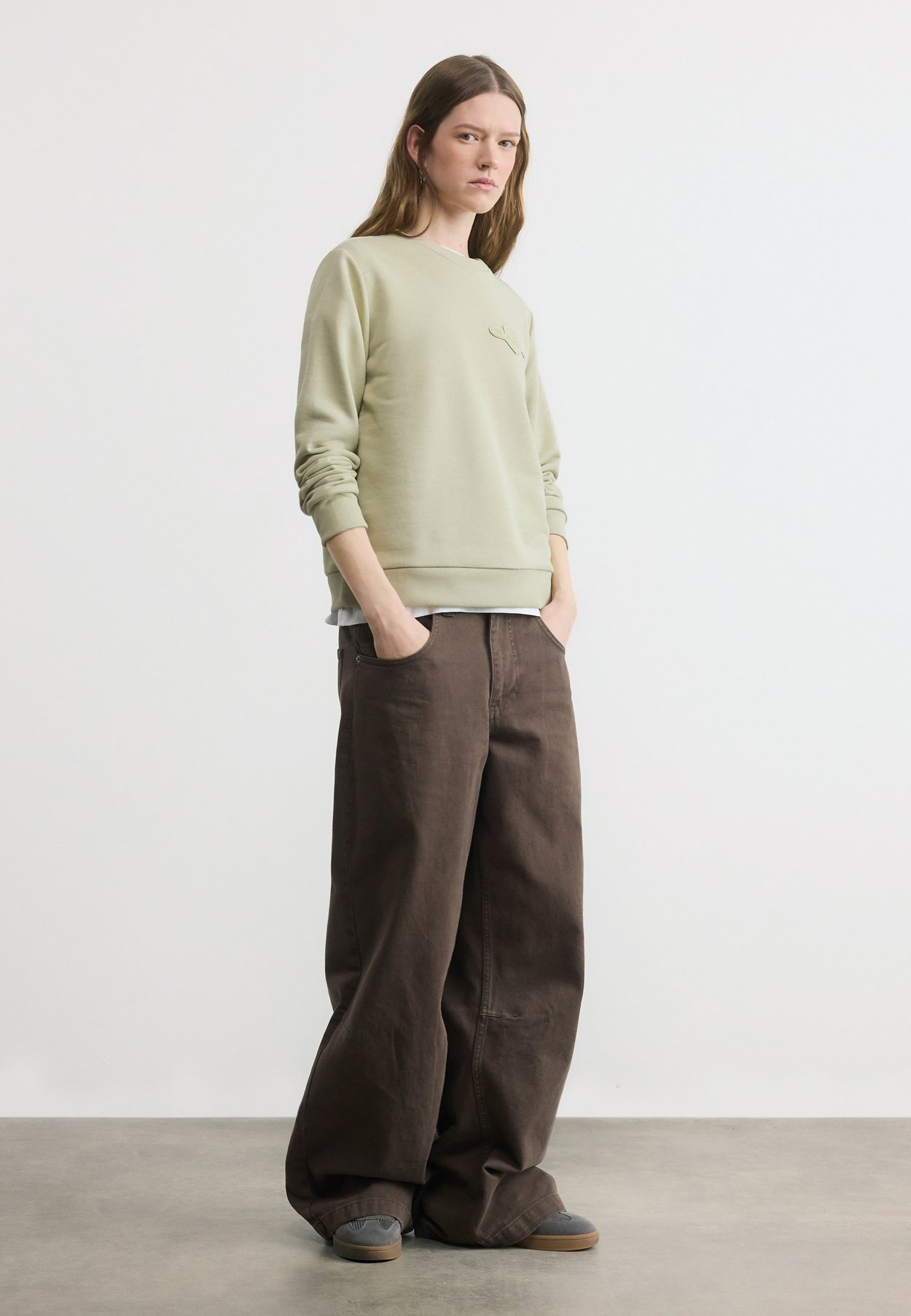 TONAL SHIELD C NECK