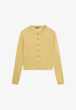 Cardigan court jaune à manches longues, col rond, avec sept boutons à l'avant, posé à plat sur un fond blanc.