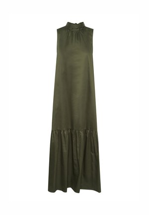 Robe en coton sans manches de couleur vert olive avec un col haut, présentant un corsage froncé et une jupe fluide à volants. Texture lisse, longueur genoux.