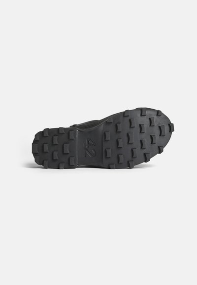 CAMPERLAB TRAKTORI - Clogs - schwarz