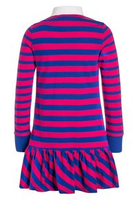 Långärmad klänning med horisontella rosa och blå ränder, vit krage och volangkant längst ner. Mjukt bomullsmaterial.