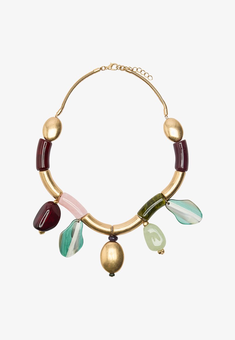 Naszyjnik w kolorze złotym z wielokolorowymi szklanymi koralikami w różnych kształtach, w tym owalnych, cylindrycznych oraz w kształcie płatków, o gładkiej powierzchni.