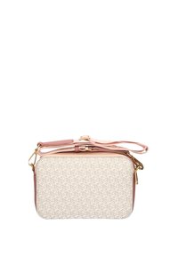 Borsa con motivo geometrico marrone e crema, con hardware dorato, chiusura a zip e tracolla rosa removibile. Texture liscia e forma strutturata.
