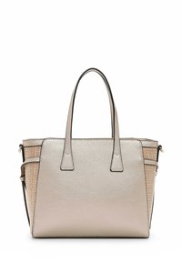 Borsa tote metallica beige con pelle texturizzata e pannelli laterali intrecciati. Caratterizzata da due manici e una forma strutturata con dettagli neri.
