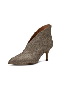 Stivale alla caviglia con punta affilata e tacco basso e sottile, ricoperto di tessuto bronzeo scintillante, con un'apertura laterale per una silhouette elegante.
